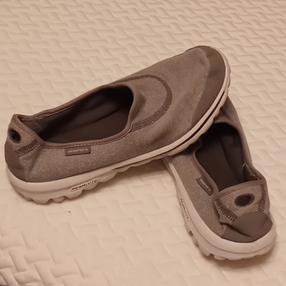 Skechers go walk